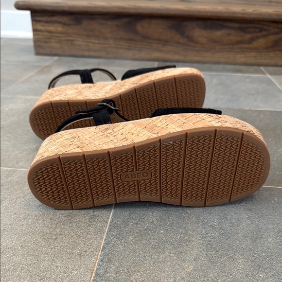 Abeo Devyn Black Wedge Sandals - Picture 5 of 6